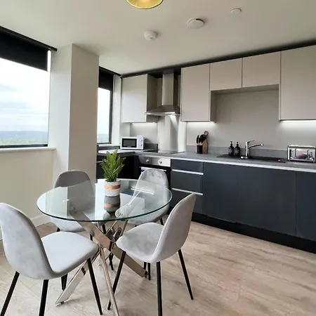 The Kaizen Apartment West Bromwich Room photo