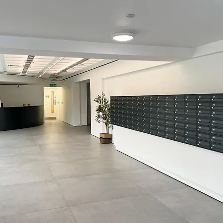 The Kaizen Apartment West Bromwich Exterior photo