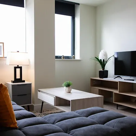 The Kaizen Apartment West Bromwich Room photo