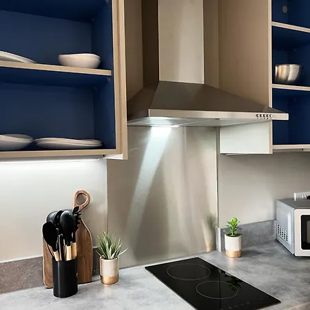 The Kaizen Apartment West Bromwich Room photo